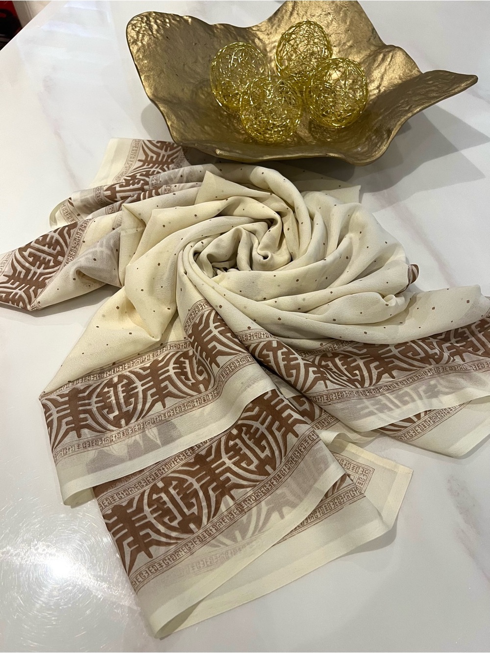 Elegant geometric pattern scarf